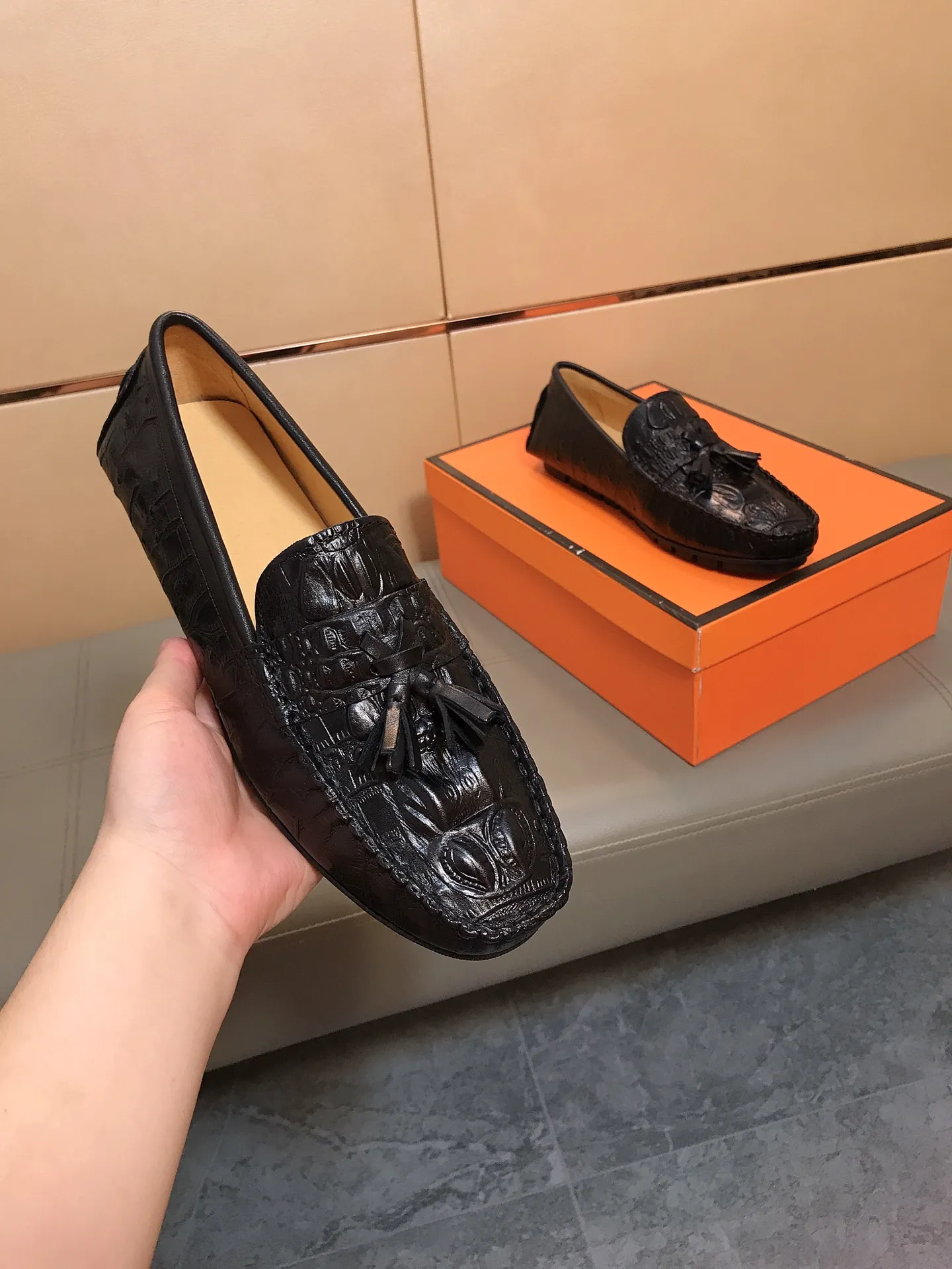 Factory price 360 ​​🆘The must-have "LV Louis Vuitton" for fashionable men ~ new beanie shoes. Latest•hot style. The upper is made of imported cowhide embossed ➕ pigskin and lining, with fine workmanship. Personalized, fashionable and soft rubber wear-resistant and non-slip outsole, light and comfortable on the feet, real photo shoot🎬The real thing looks better, size 38-44